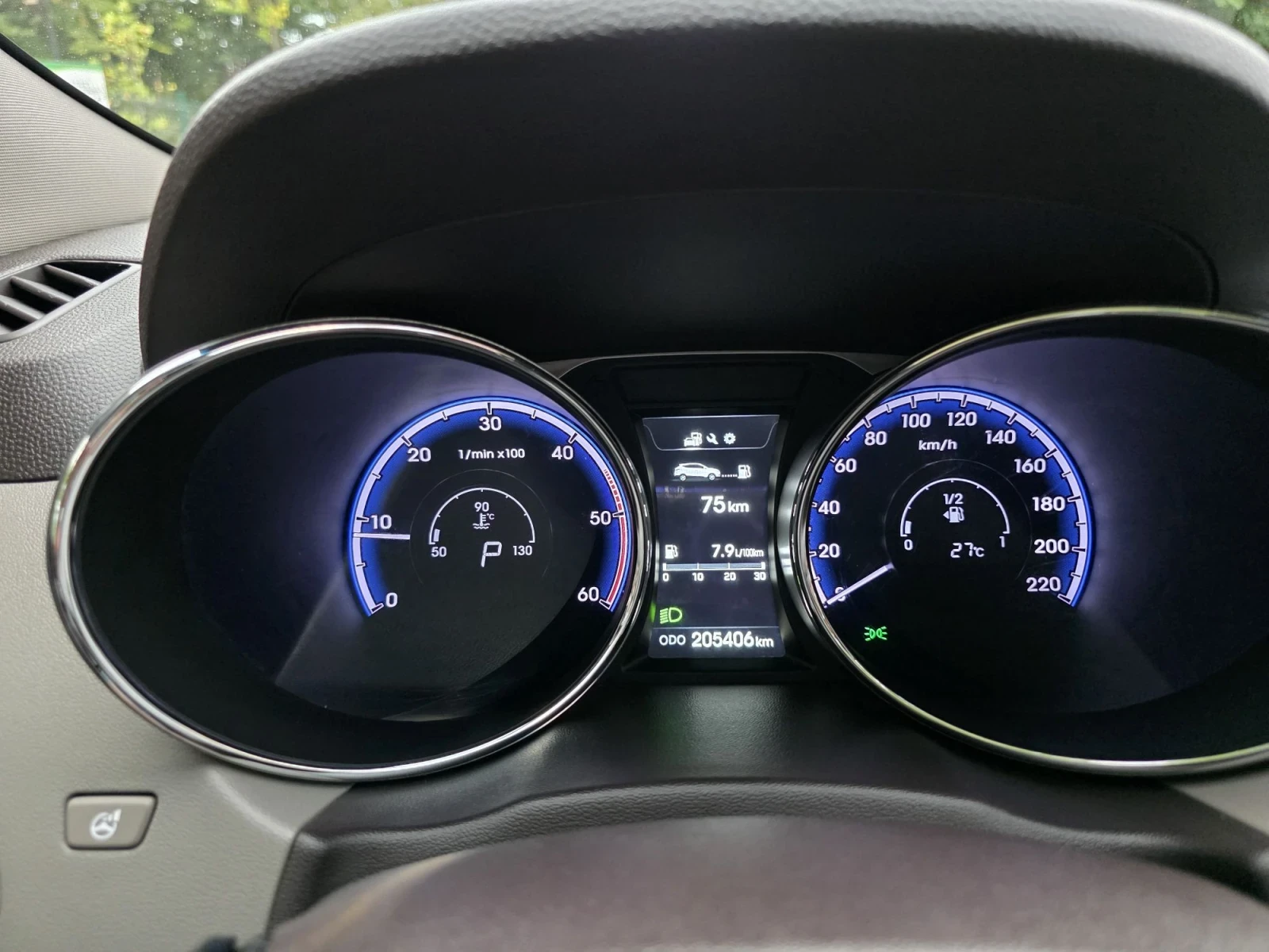 Hyundai IX35 2.0 CRDI 4WD KeyyGo, снимка 10 - Автомобили и джипове - 56248403