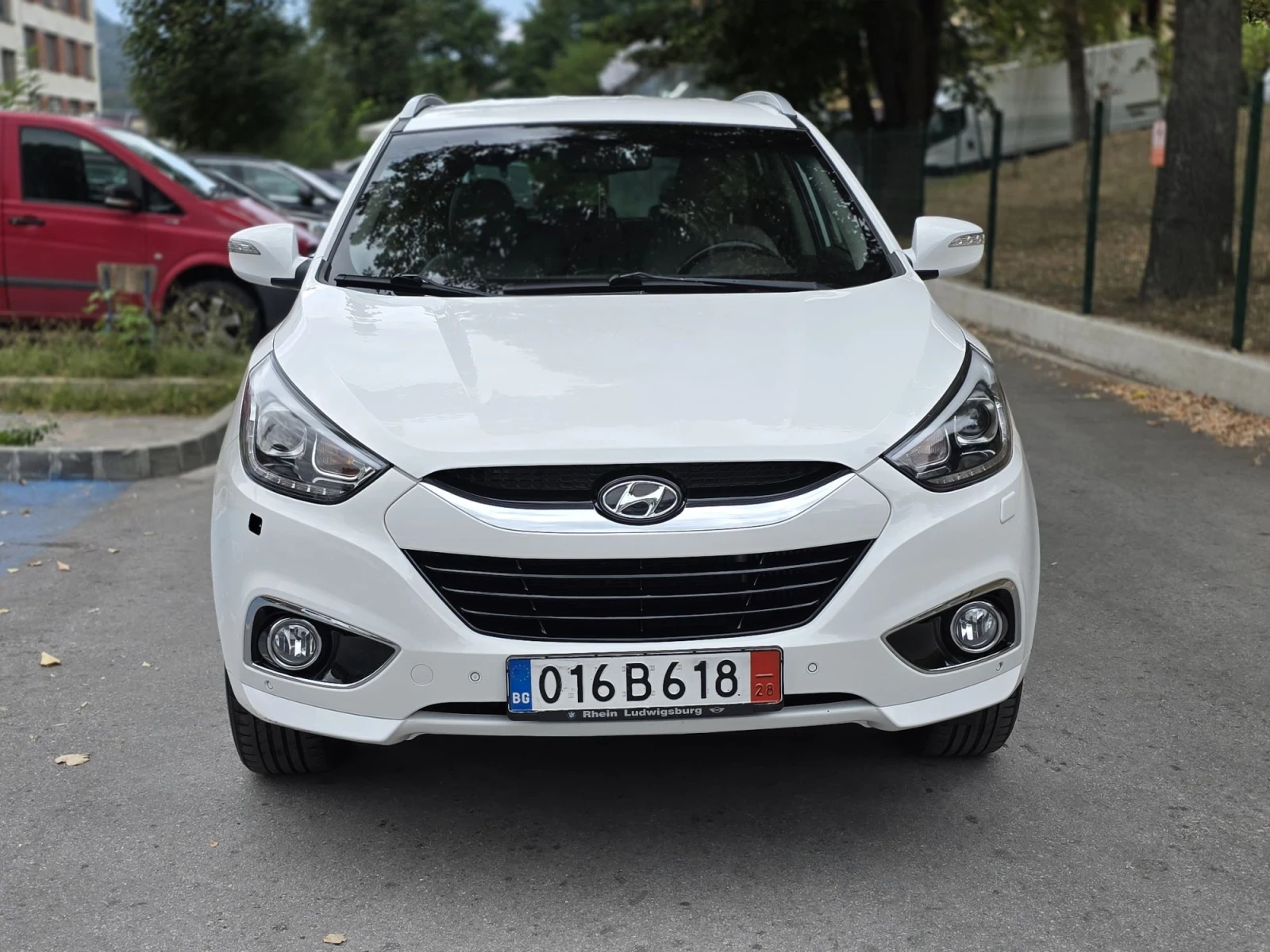 Hyundai IX35 2.0 CRDI 4WD KeyyGo, снимка 9 - Автомобили и джипове - 56248403