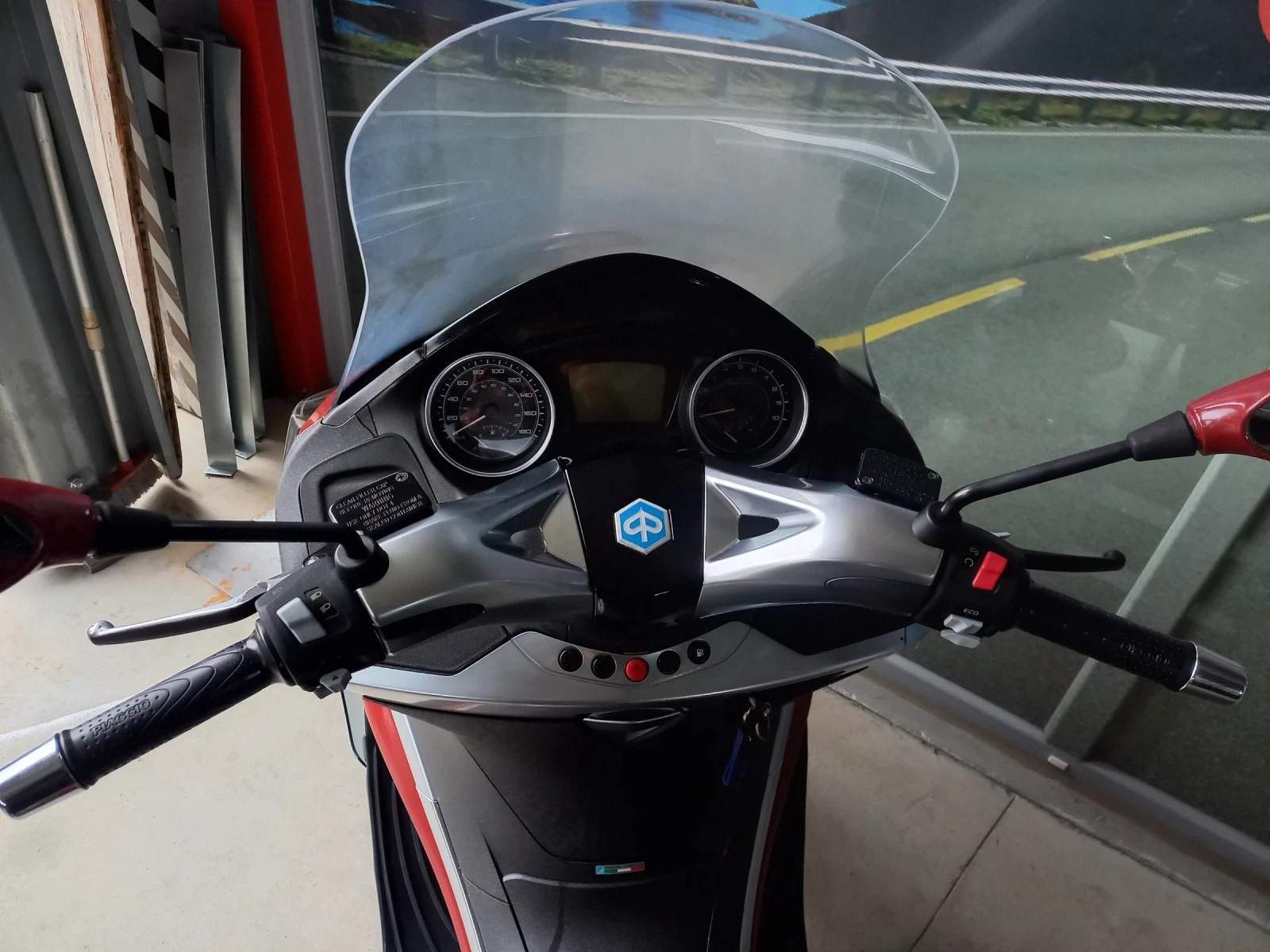 Piaggio X10 330 - изображение 9