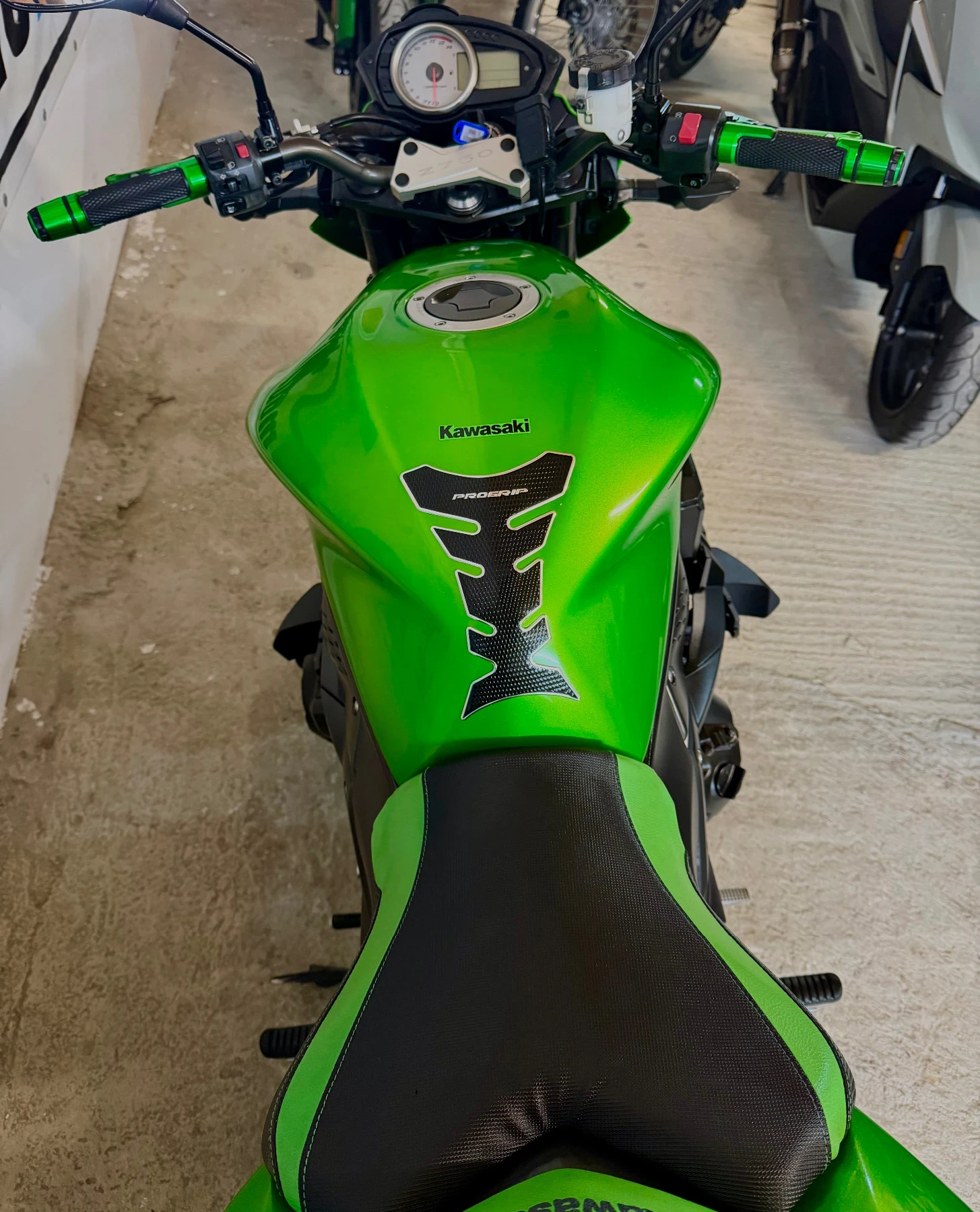 Kawasaki Z 750i , снимка 8 - Мотоциклети и мототехника - 55124068