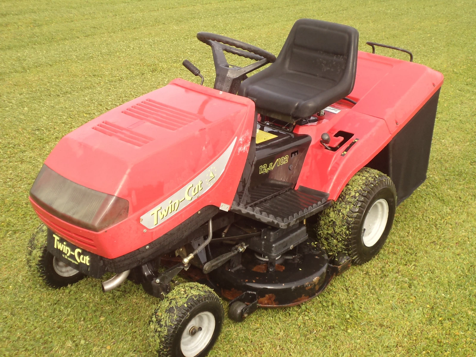 Сенокосачка Друга марка Twin Cut 12.5 к.с ТОП!!!, снимка 11 - Селскостопанска техника - 48834480