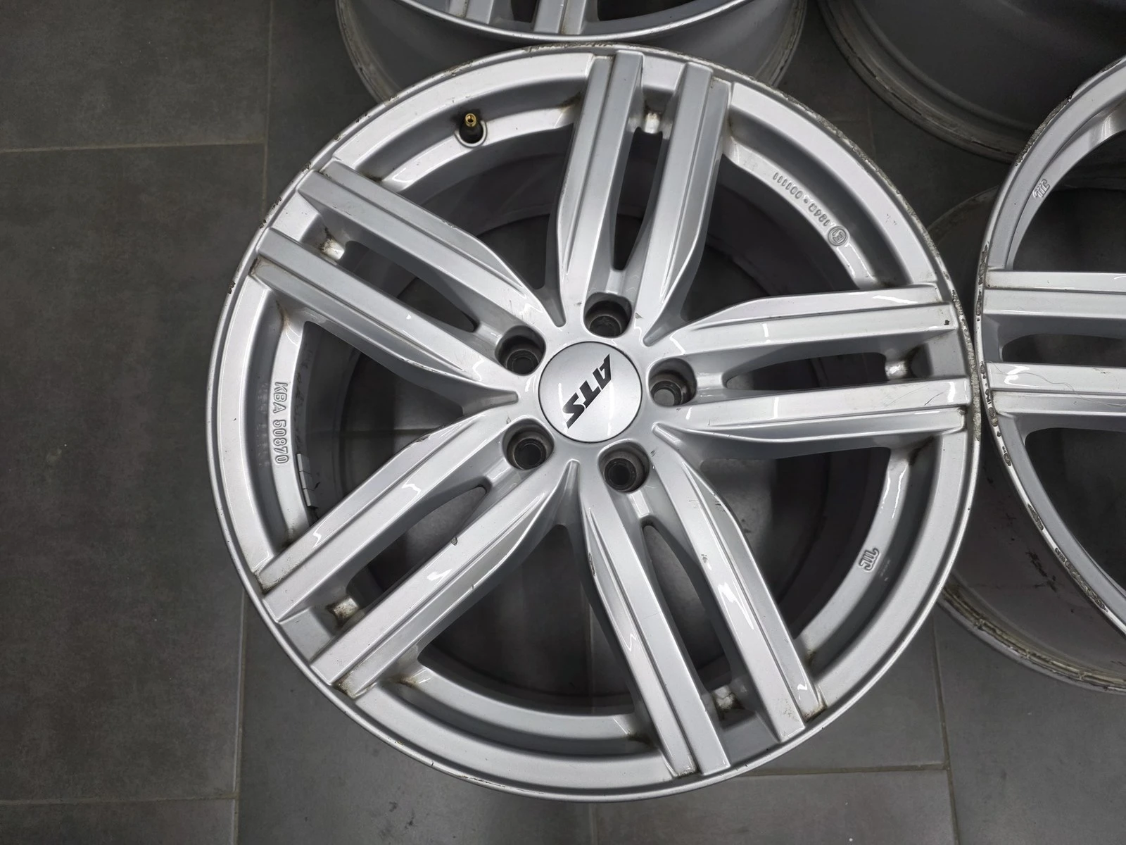 Джанти за Mercedes-Benz, снимка 3 - Гуми и джанти - 56719422