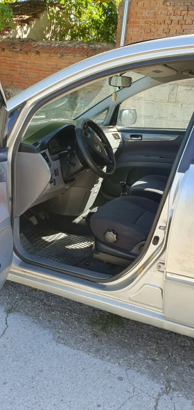 Toyota Avensis verso, снимка 7