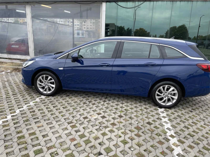 Opel Astra Sports Tourer, снимка 5 - Автомобили и джипове - 48033896