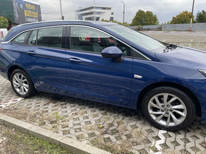 Opel Astra Sports Tourer, снимка 6 - Автомобили и джипове - 48033896