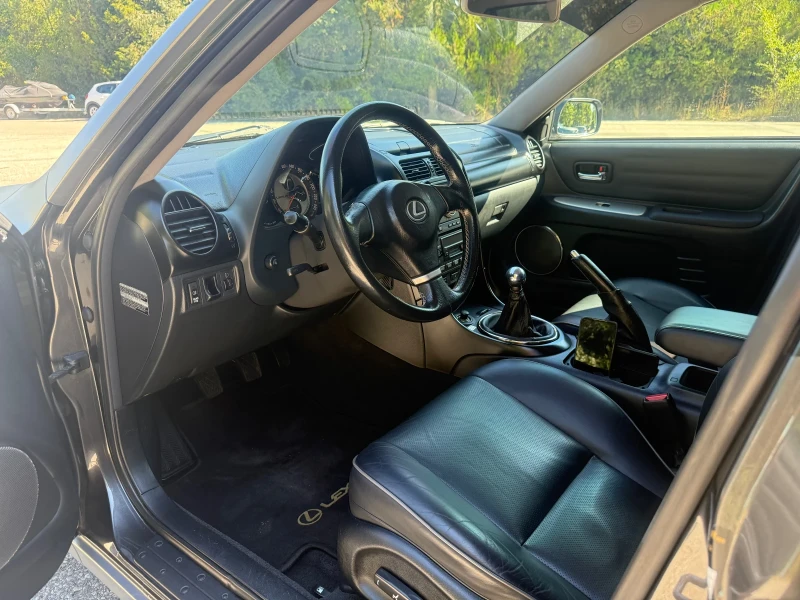 Lexus IS 200 Sportcross, снимка 11 - Автомобили и джипове - 52430694