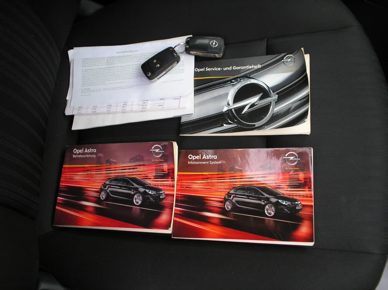 Opel Astra 1, 7 tdi sport, снимка 14 - Автомобили и джипове - 52311764