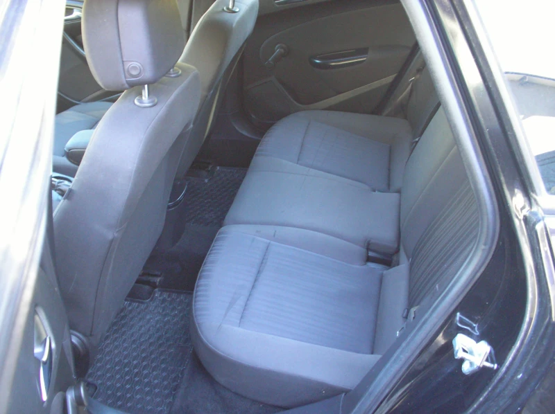 Opel Astra 1, 7 tdi sport, снимка 10 - Автомобили и джипове - 52311764