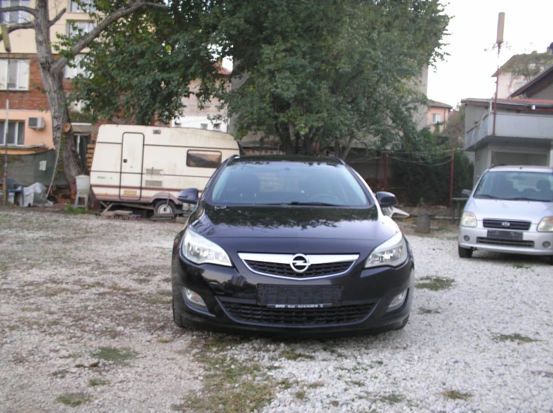 Opel Astra 1, 7 tdi sport, снимка 3 - Автомобили и джипове - 52311764