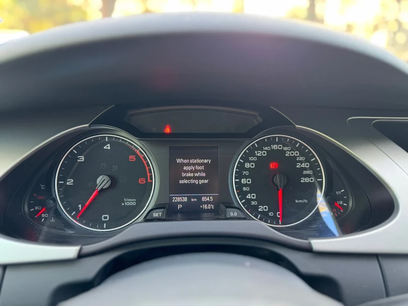 Audi A4 2.0TDI, снимка 11 - Автомобили и джипове - 52191964