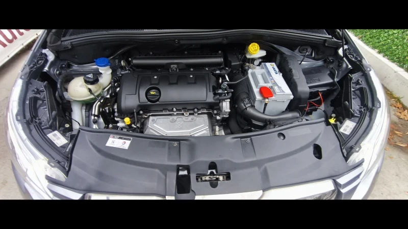 Peugeot 2008 1.6i-120к.с Alulure, снимка 15 - Автомобили и джипове - 52379776