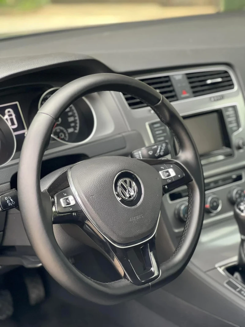 VW Golf 1.6TDI 110 BlueMotion, снимка 9 - Автомобили и джипове - 52674085