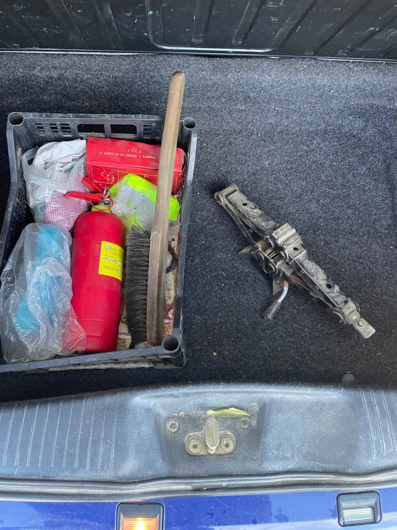 VW Polo, снимка 6 - Автомобили и джипове - 52748160