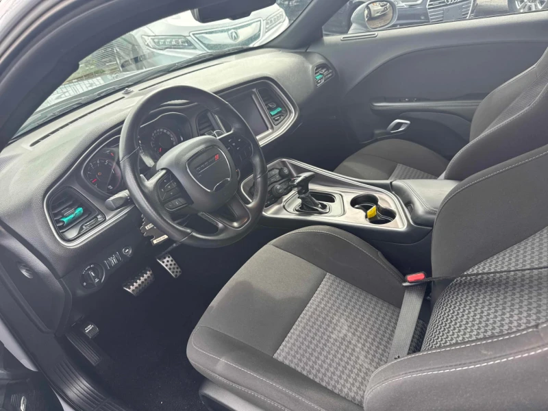 Dodge Challenger CARFAX* АВТОФИНАНСИРАНЕ* БЕЗ ПЪРВОНАЧАЛНА ВНОСКА* , снимка 5 - Автомобили и джипове - 52787938