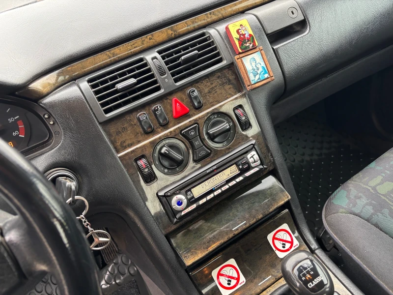 Mercedes-Benz E 220 D-95hp, снимка 10 - Автомобили и джипове - 52892978