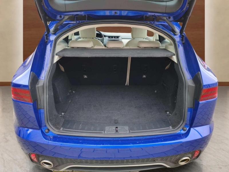 Jaguar E-pace 2.0, снимка 11 - Автомобили и джипове - 53091143