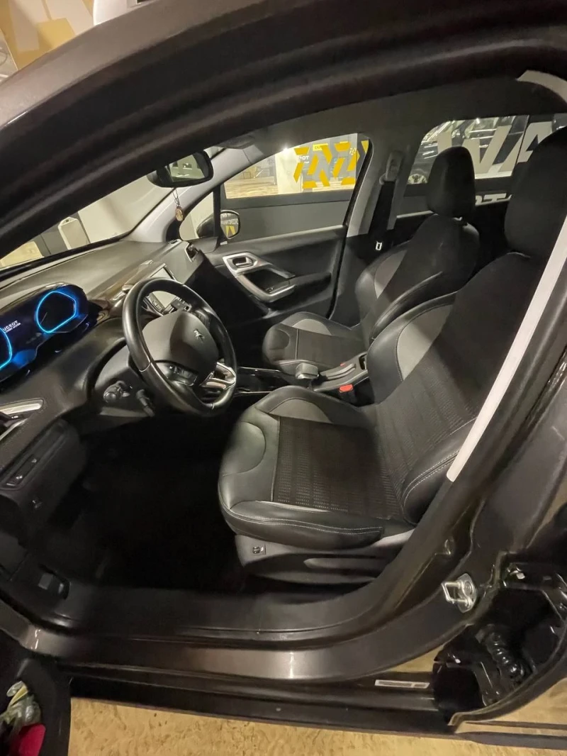Peugeot 2008 Allure   1.2 e-THP 130, EAT6, Start-Stop, Euro 6.3, снимка 3 - Автомобили и джипове - 53400463