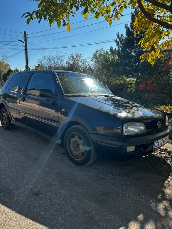 VW Golf 1.6 бензин газ, снимка 2 - Автомобили и джипове - 47739110