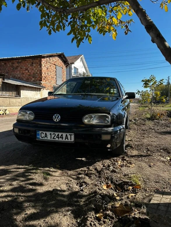 VW Golf 1.6 бензин газ, снимка 1 - Автомобили и джипове - 47739110