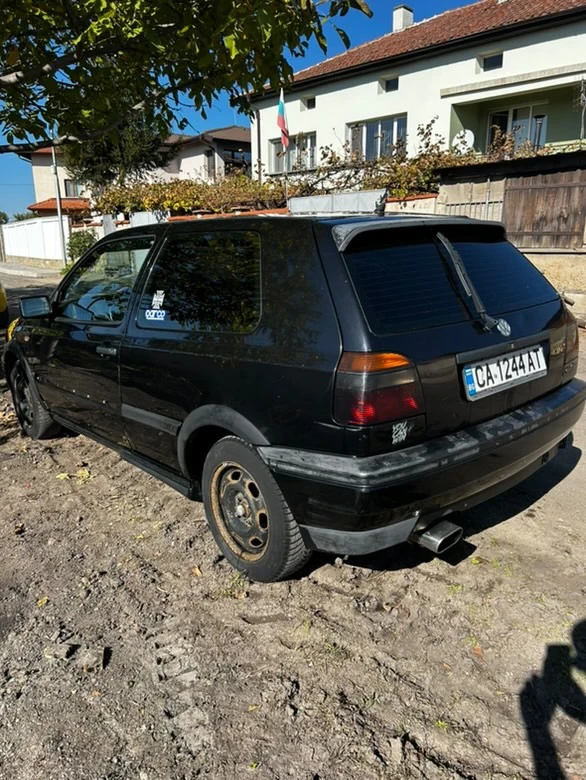 VW Golf 1.6 бензин газ, снимка 3 - Автомобили и джипове - 47739110