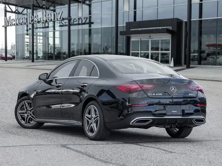 Mercedes-Benz CLA 250 4MATIC Coupe * CARFAX * АВТО КРЕДИТ * , снимка 4 - Автомобили и джипове - 54784895