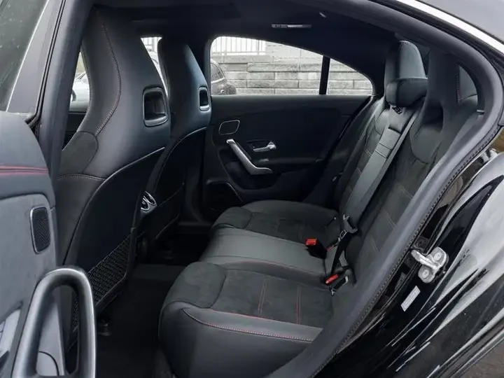 Mercedes-Benz CLA 250 4MATIC Coupe * CARFAX * АВТО КРЕДИТ * , снимка 11 - Автомобили и джипове - 54784895