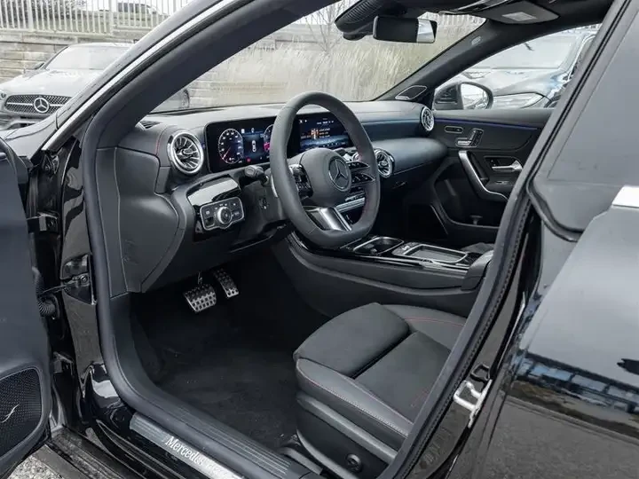 Mercedes-Benz CLA 250 4MATIC Coupe * CARFAX * АВТО КРЕДИТ * , снимка 9 - Автомобили и джипове - 54784895
