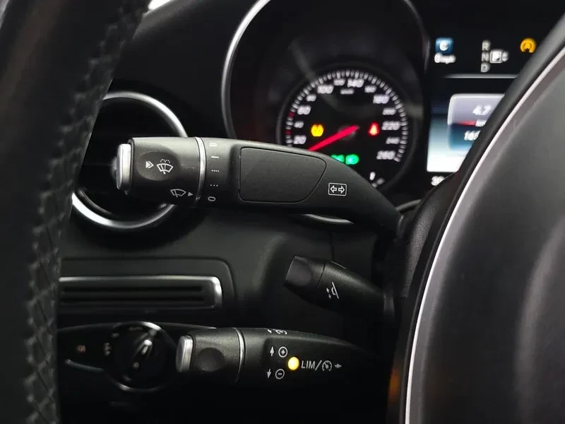 Mercedes-Benz C 200, снимка 17 - Автомобили и джипове - 55884005