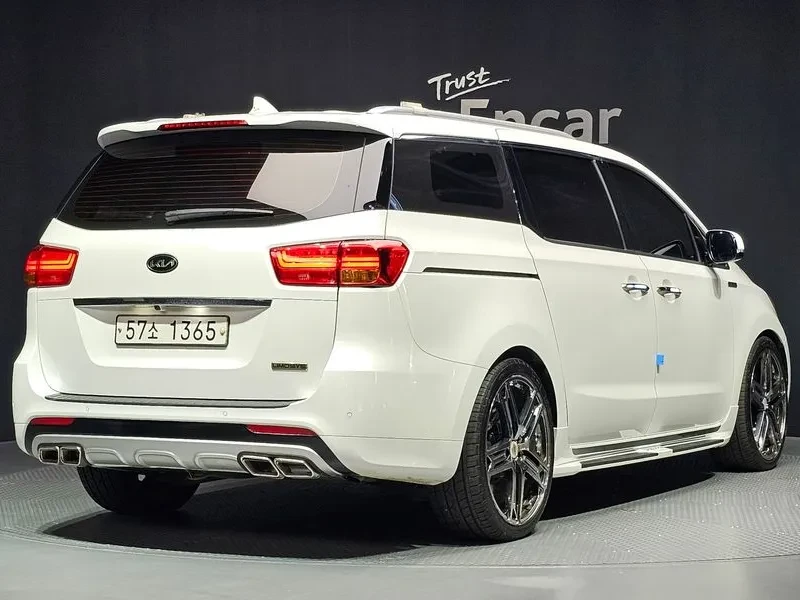 Kia Carnival Gasoline 7-Seater Limousine President | Mobile.bg � ����������� 2