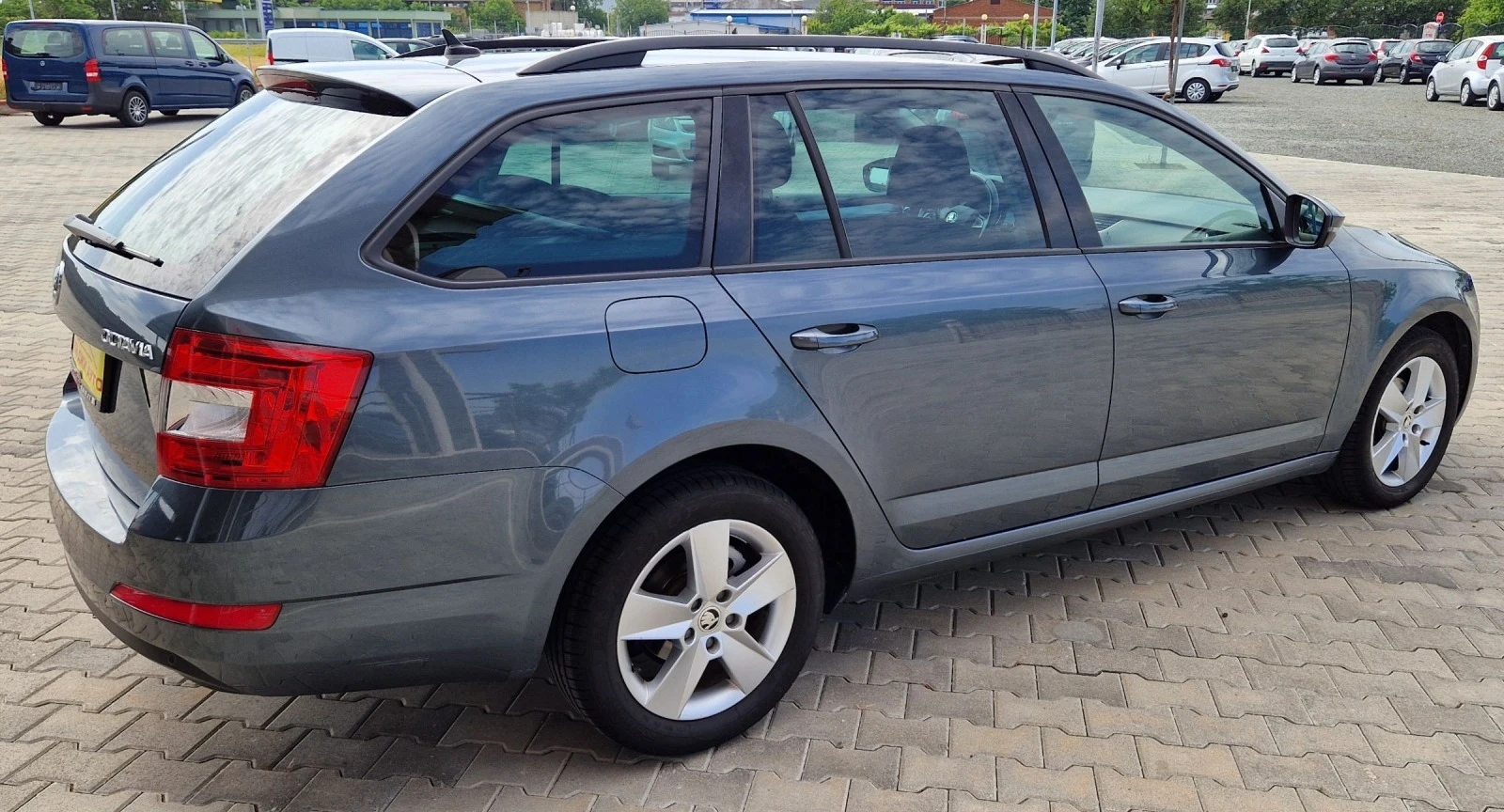 Skoda Octavia 1.6 TDI 110k.c - изображение 4