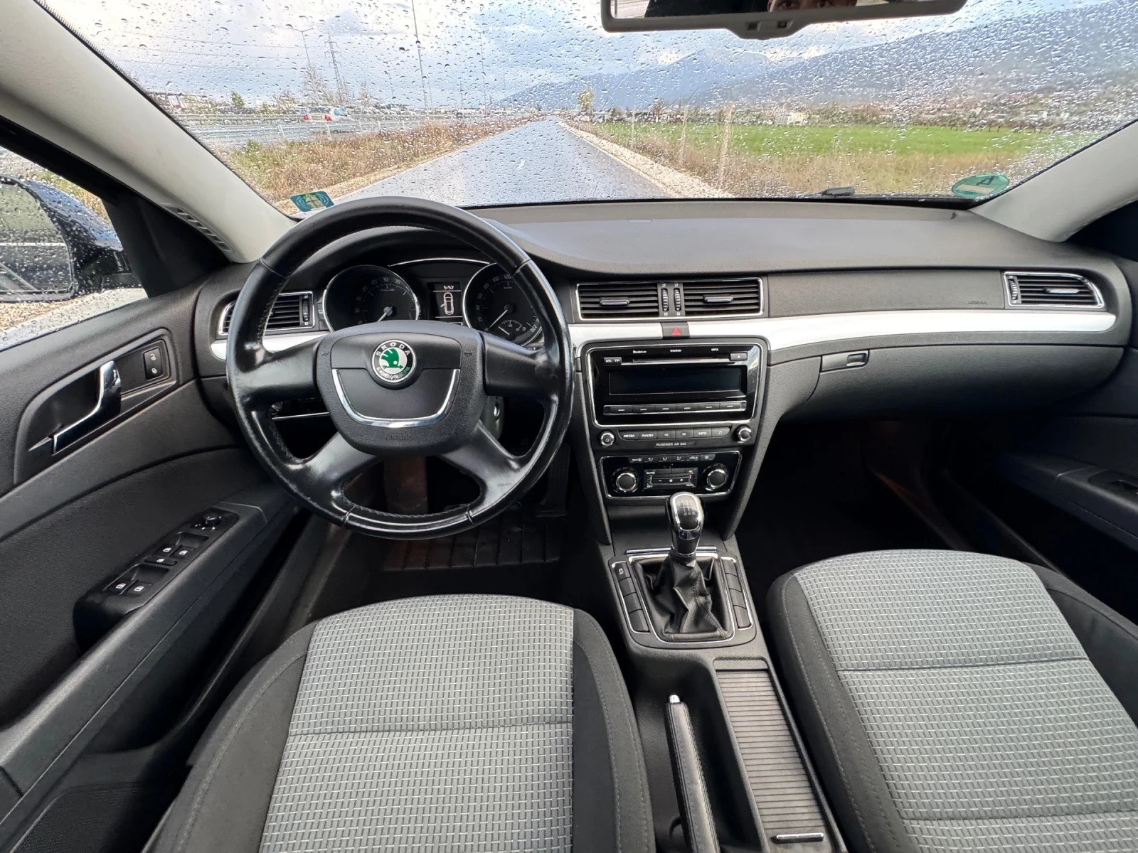 Skoda Superb 2.0 TDI 140к.с / PARKTRONIC / TEMPOMAT  - изображение 9