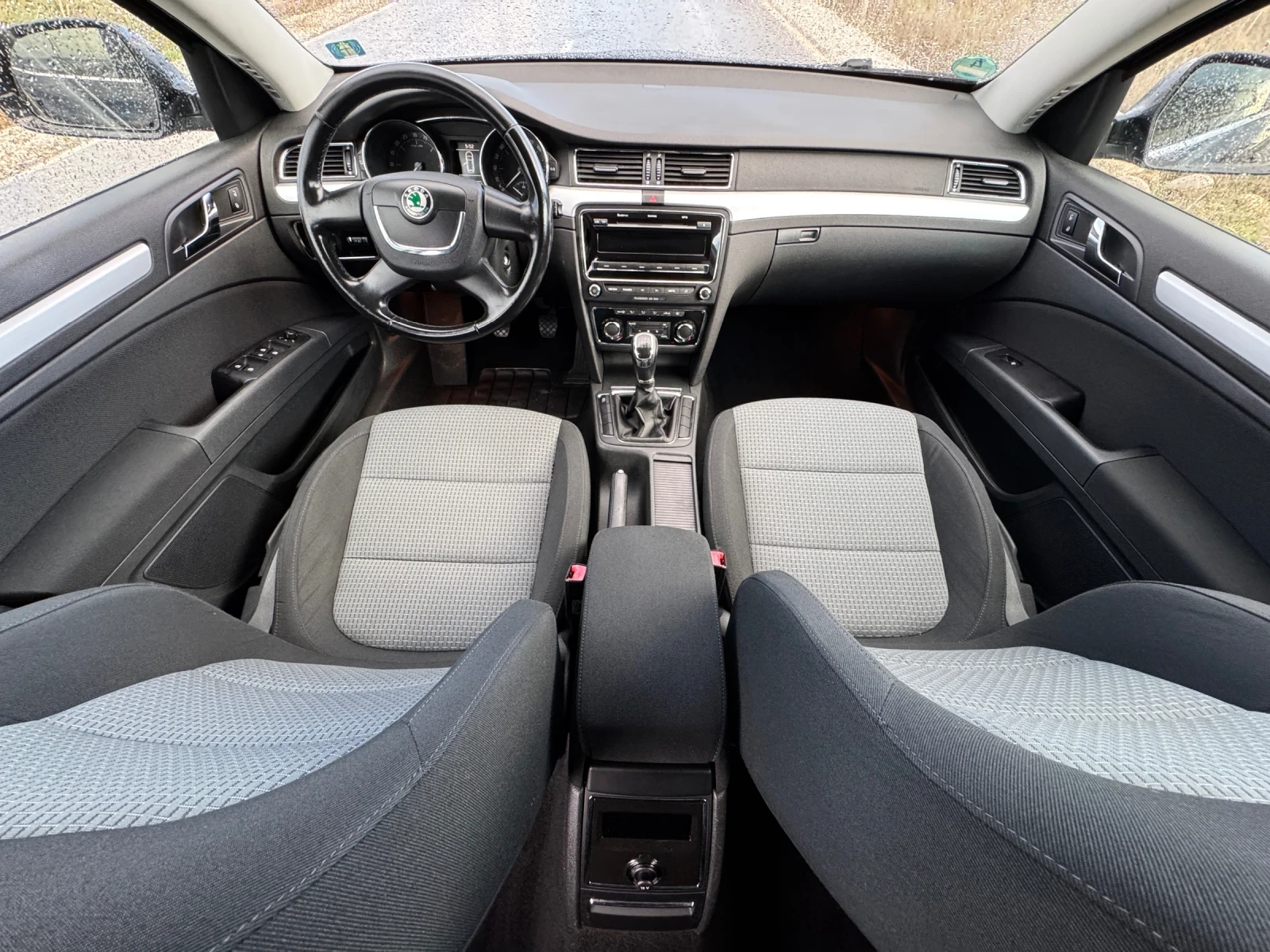 Skoda Superb 2.0 TDI 140к.с / PARKTRONIC / TEMPOMAT  - изображение 8