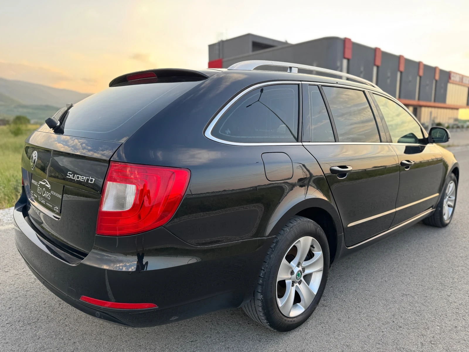 Skoda Superb 2.0 TDI 140к.с / PARKTRONIC / TEMPOMAT  - изображение 8