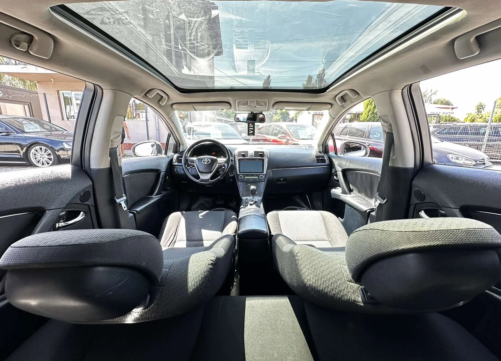 Toyota Avensis 2.2D-CAT 150HP PANO CAM ANDROID | Mobile.bg — изображение 10