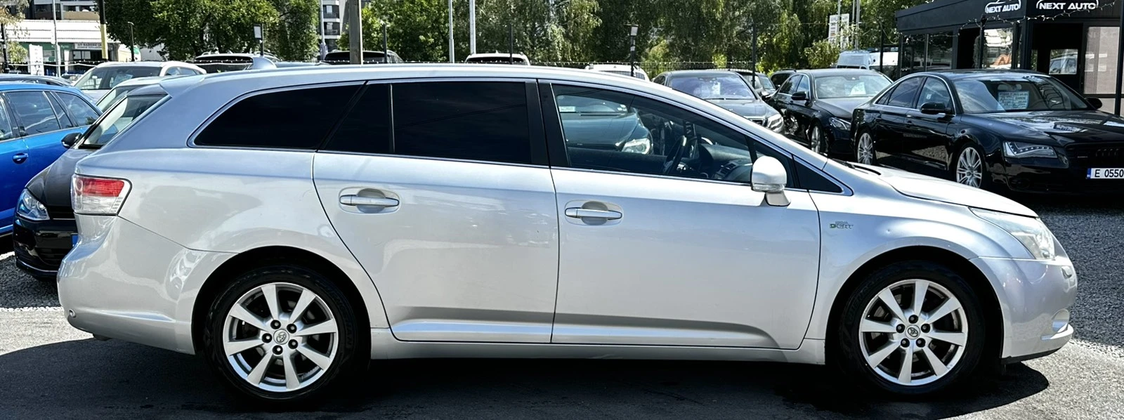 Toyota Avensis 2.2D-CAT 150HP PANO CAM ANDROID | Mobile.bg — изображение 4