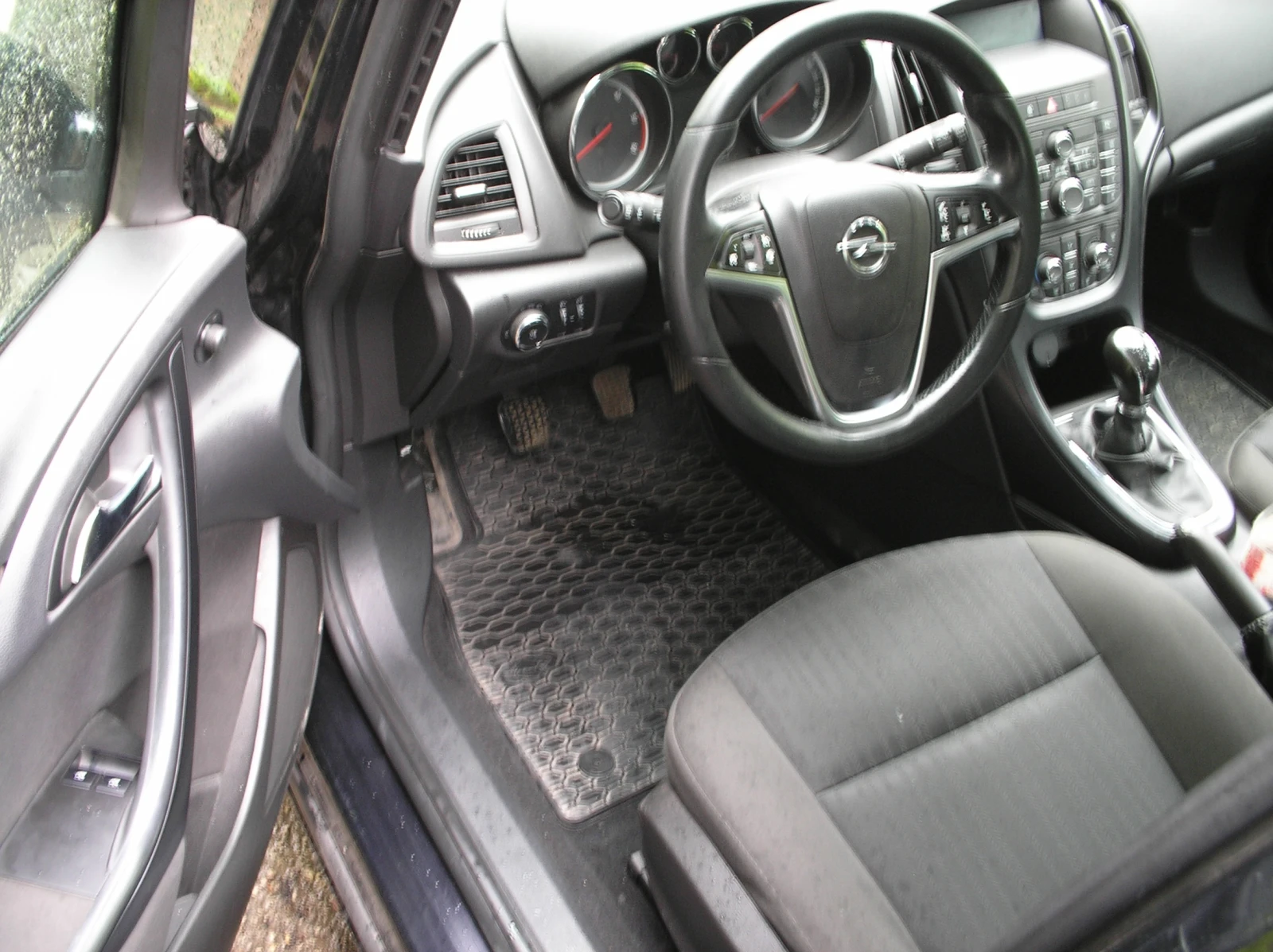 Opel Astra 1, 7 tdi sport, снимка 8 - Автомобили и джипове - 52311764