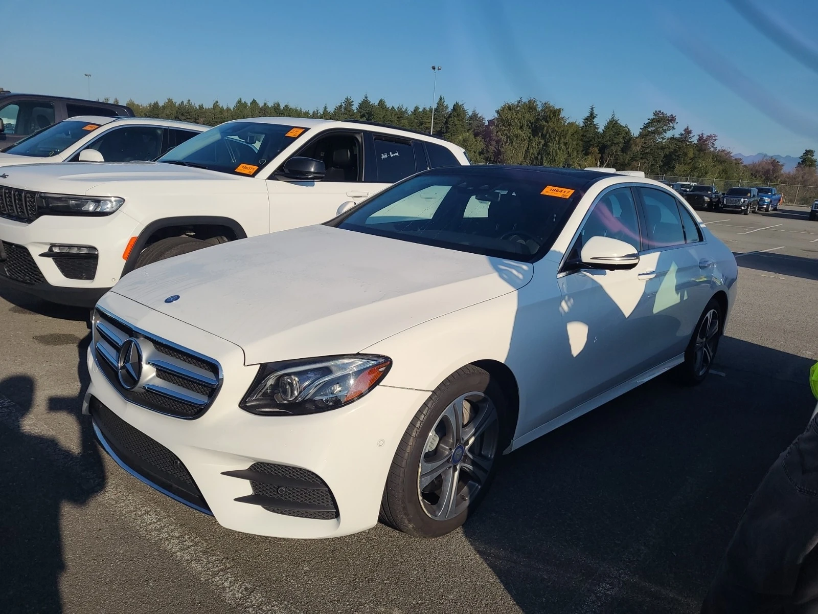 Mercedes-Benz E 400 * * 4MATIC * * CARFAX * * АВТО КРЕДИТ * *  - изображение 2