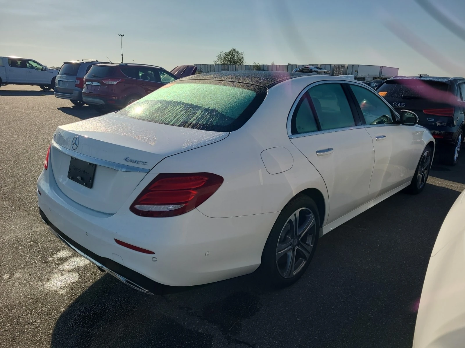 Mercedes-Benz E 400 * * 4MATIC * * CARFAX * * АВТО КРЕДИТ * *  - изображение 4