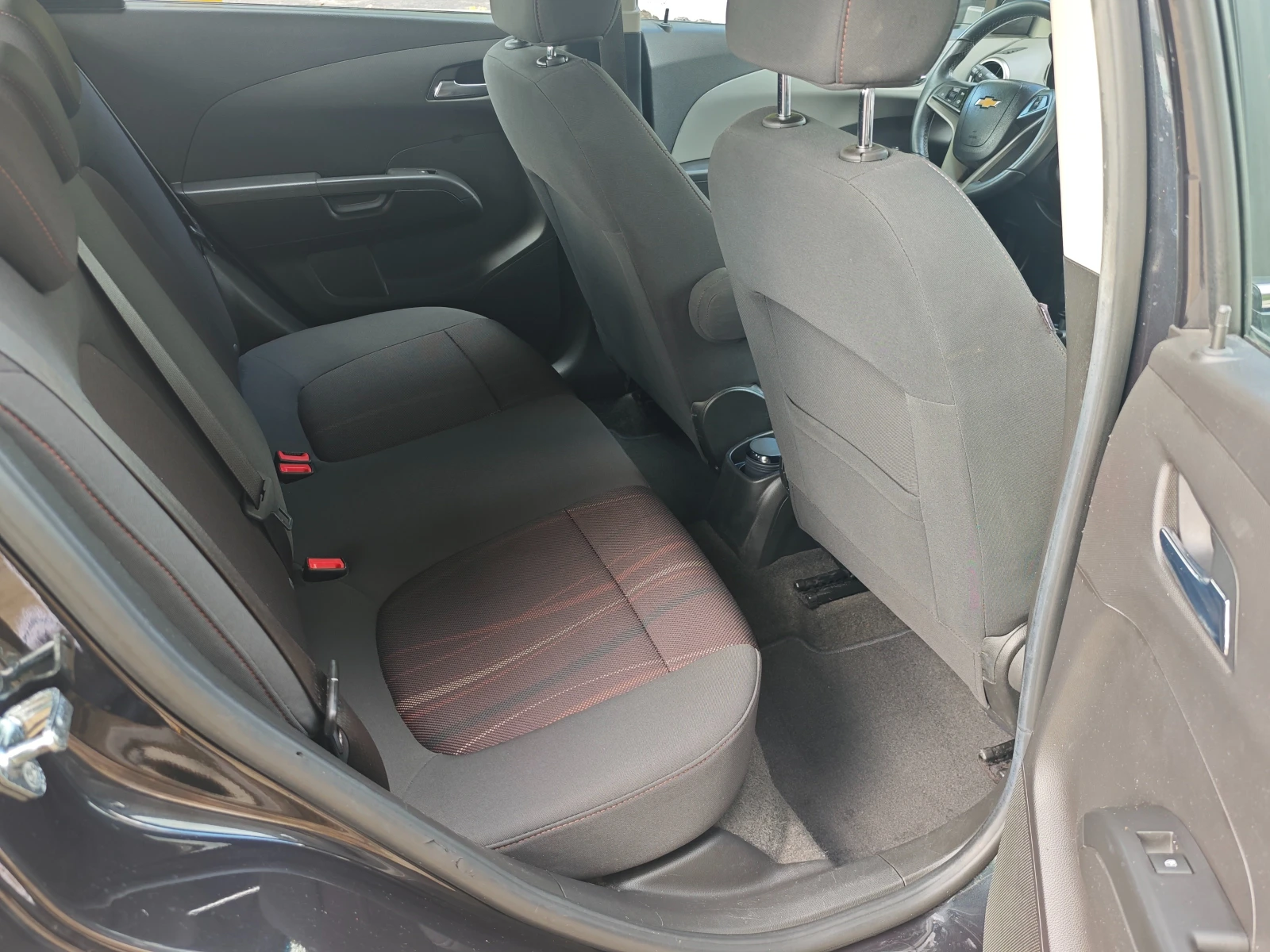 Chevrolet Aveo 1.4i-Limited Edition, снимка 13 - Автомобили и джипове - 53762269