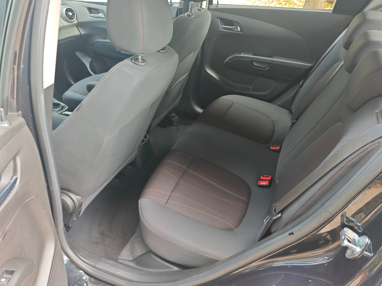 Chevrolet Aveo 1.4i-Limited Edition, снимка 11 - Автомобили и джипове - 53762269