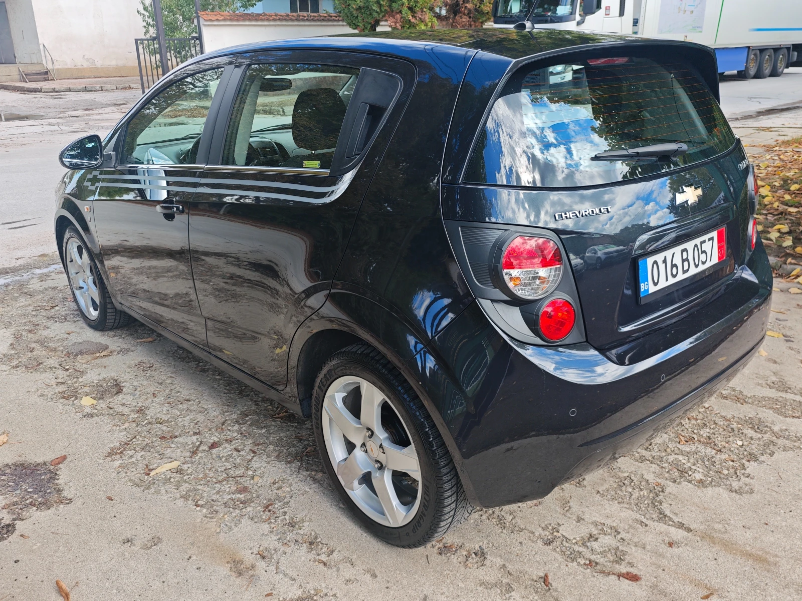 Chevrolet Aveo 1.4i-Limited Edition, снимка 3 - Автомобили и джипове - 53762269