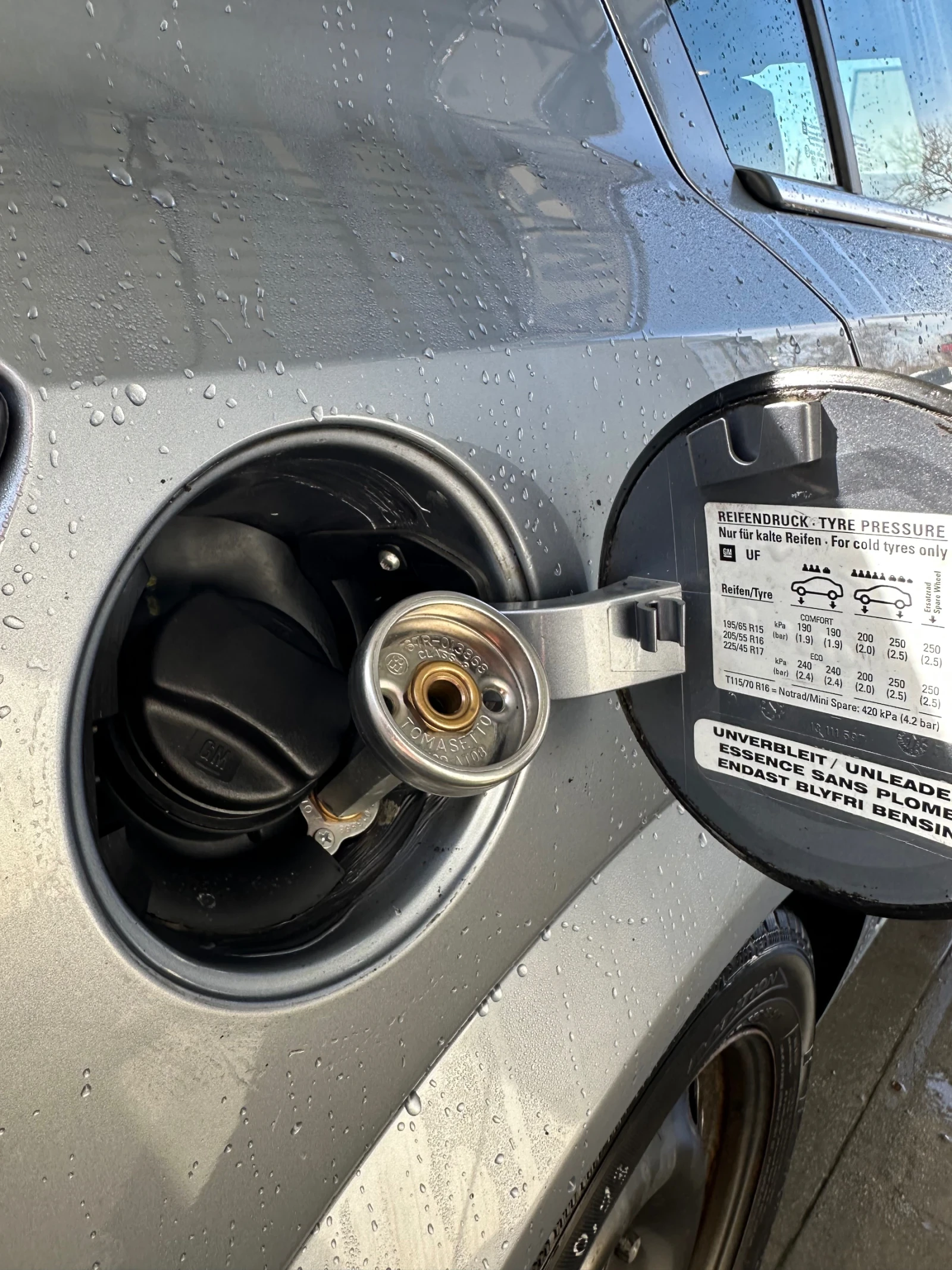 Opel Astra 1.6 Twinport Auto LPG, снимка 12 - Автомобили и джипове - 54158112