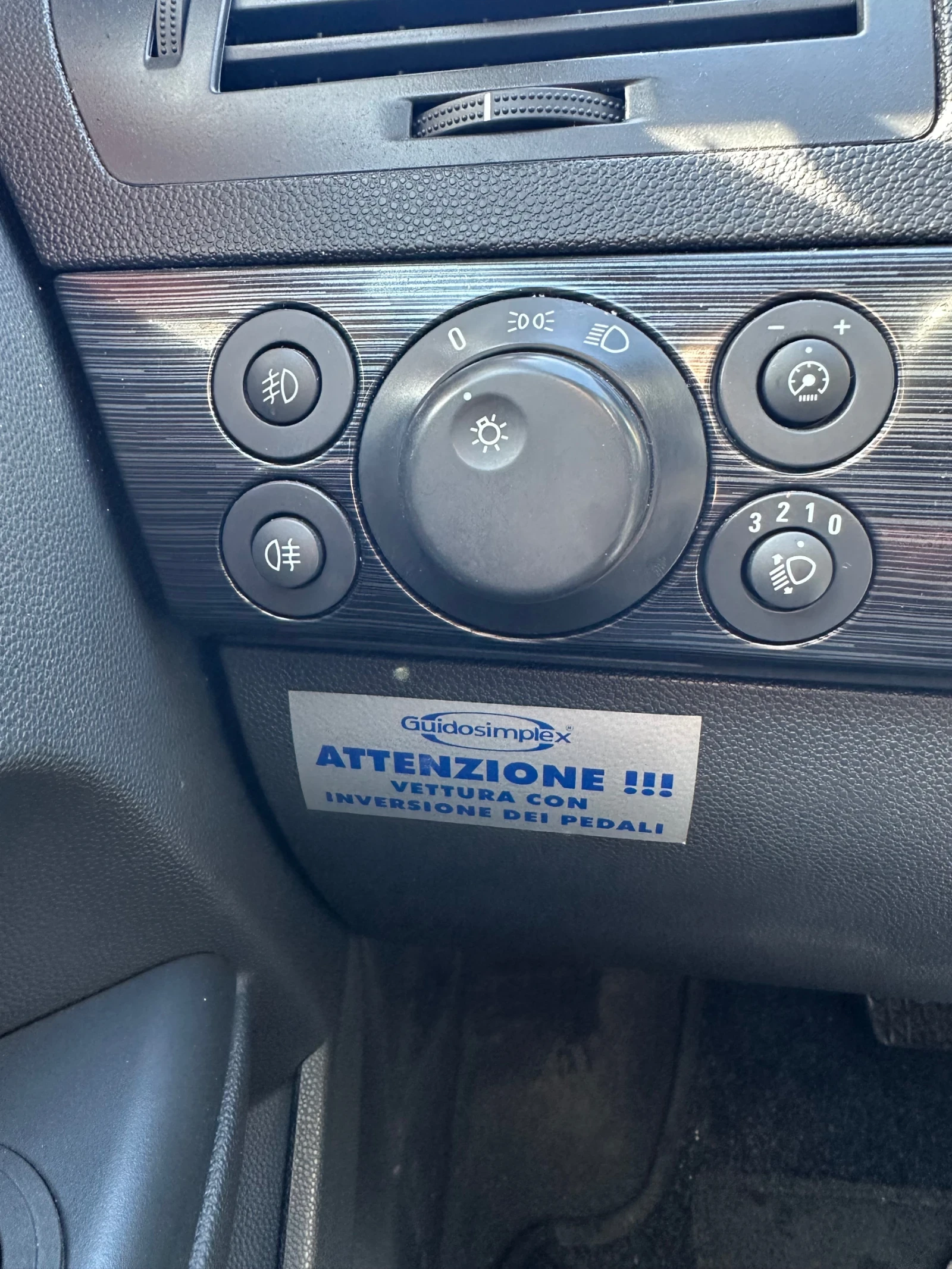 Opel Astra 1.6 Twinport Auto LPG, снимка 15 - Автомобили и джипове - 54158112