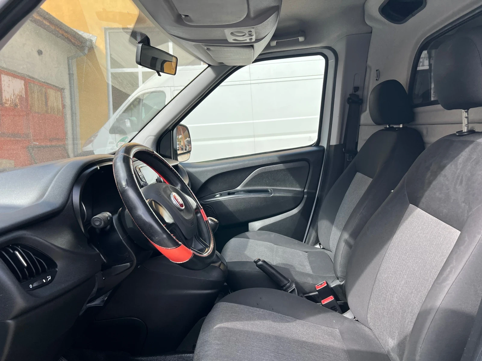 Fiat Doblo 1.3 MultiJet 95, снимка 16 - Автомобили и джипове - 54208331