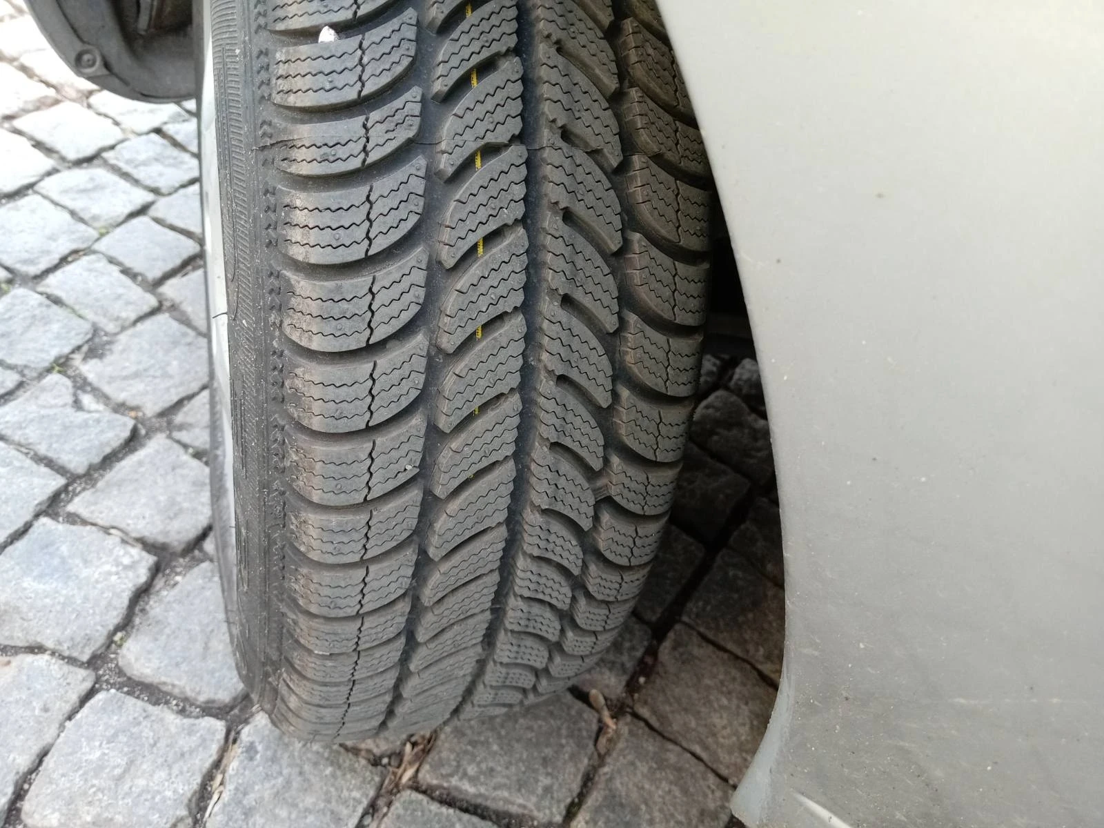 Lancia Ypsilon 1.2, снимка 2 - Автомобили и джипове - 54325578