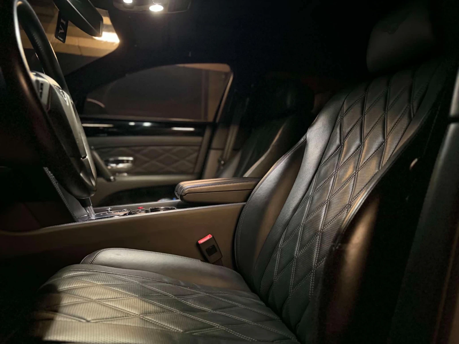Bentley Flying Spur V8, снимка 12 - Автомобили и джипове - 54813346