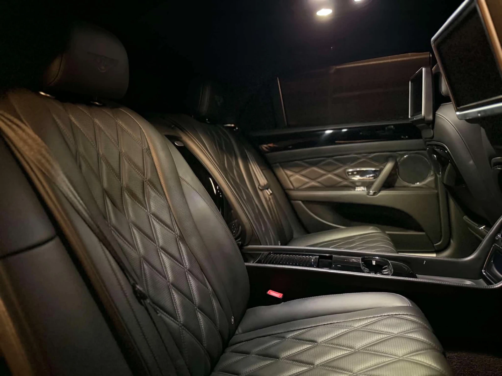 Bentley Flying Spur V8, снимка 10 - Автомобили и джипове - 54813346