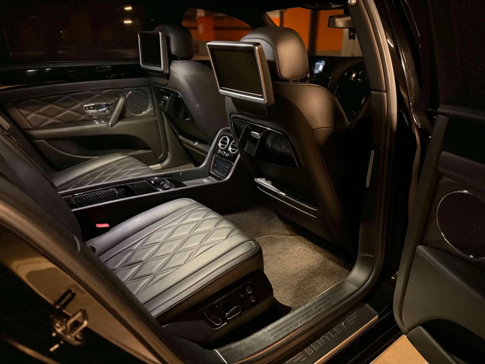 Bentley Flying Spur V8, снимка 9 - Автомобили и джипове - 54813346