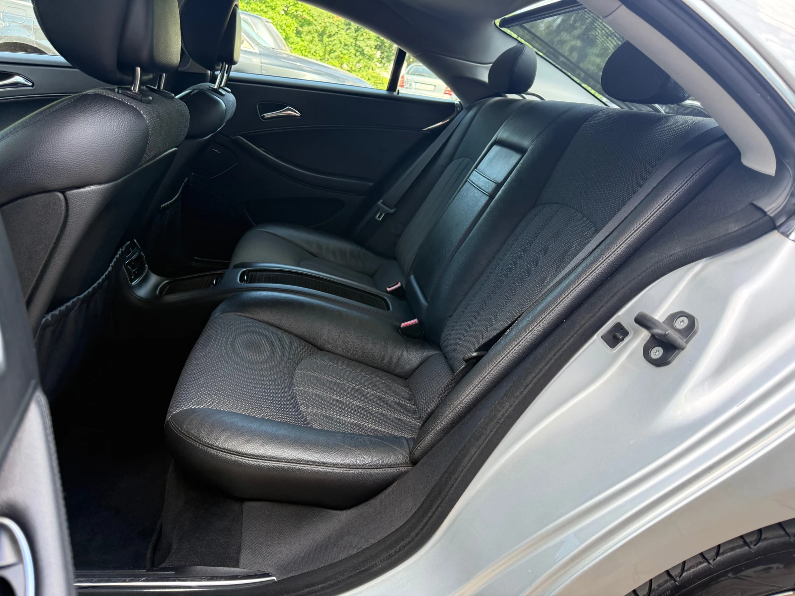 Mercedes-Benz CLS 320 Keyless/Parktronik, снимка 10 - Автомобили и джипове - 54932632