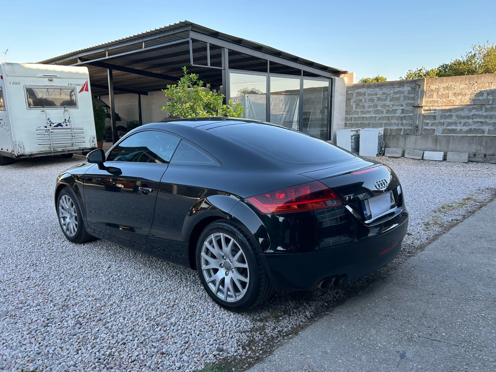 Audi Tt 1.8 BENZIN, снимка 3 - Автомобили и джипове - 55499843